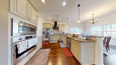 Spacious 4 Bedroom in Cypress Point at the AU Club in Auburn, AL - Building Photo - Building Photo