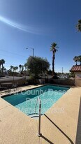 31520 Landau Blvd, Unit Unit 3 in Cathedral City, CA - Building Photo