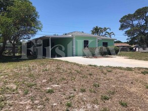 4301 Tarpon Dr SE in St. Petersburg, FL - Building Photo - Building Photo