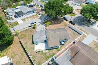 6802 W Comanche Ave in Tampa, FL - Building Photo - Building Photo