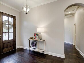 2700 Gladstone Dr in Dallas, TX - Building Photo - Building Photo