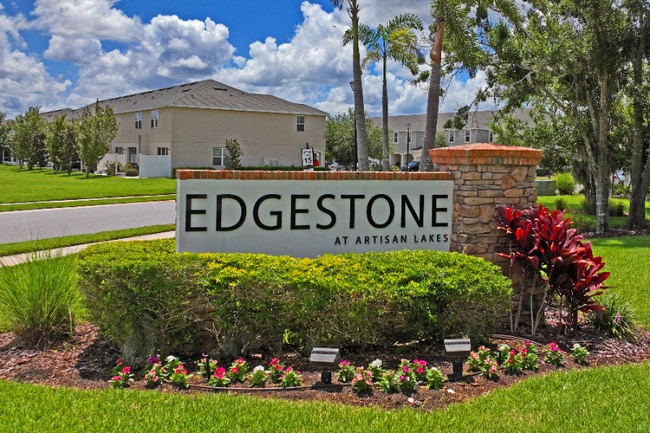 6240 Fairmont Ln in Palmetto, FL - Foto de edificio - Building Photo