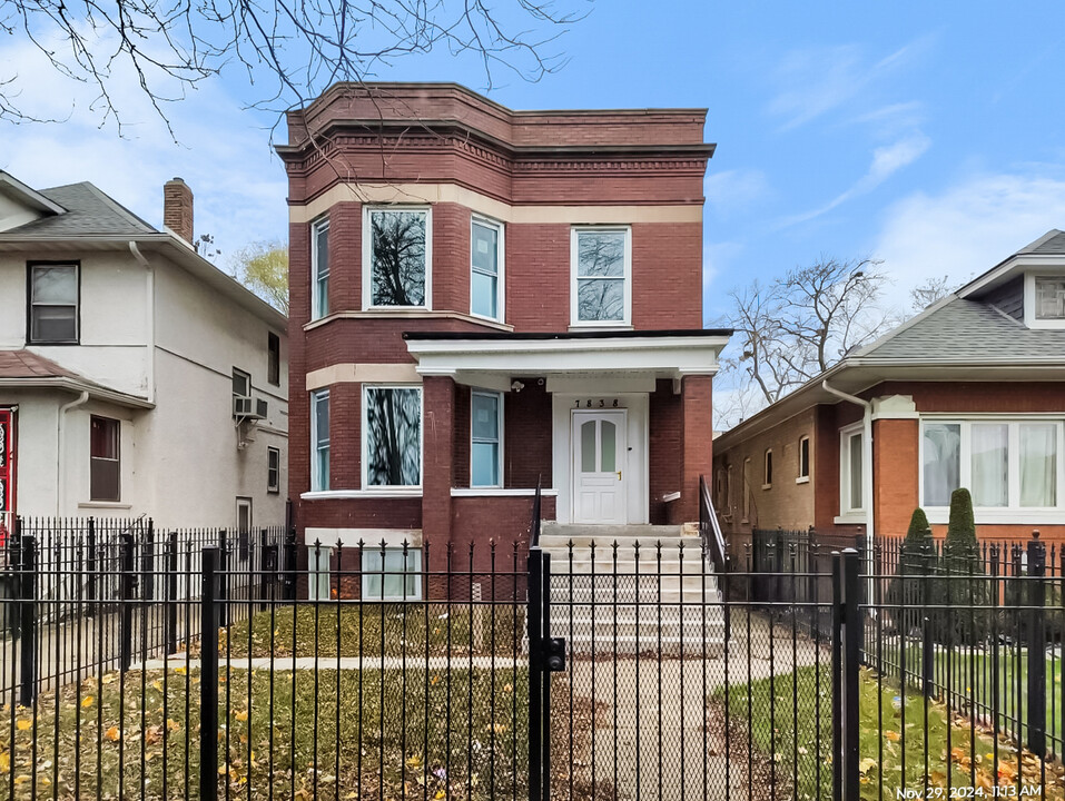 7838 S Saginaw Ave in Chicago, IL - Building Photo