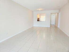 10 Harbour Isle Dr E in Fort Pierce, FL - Building Photo - Building Photo