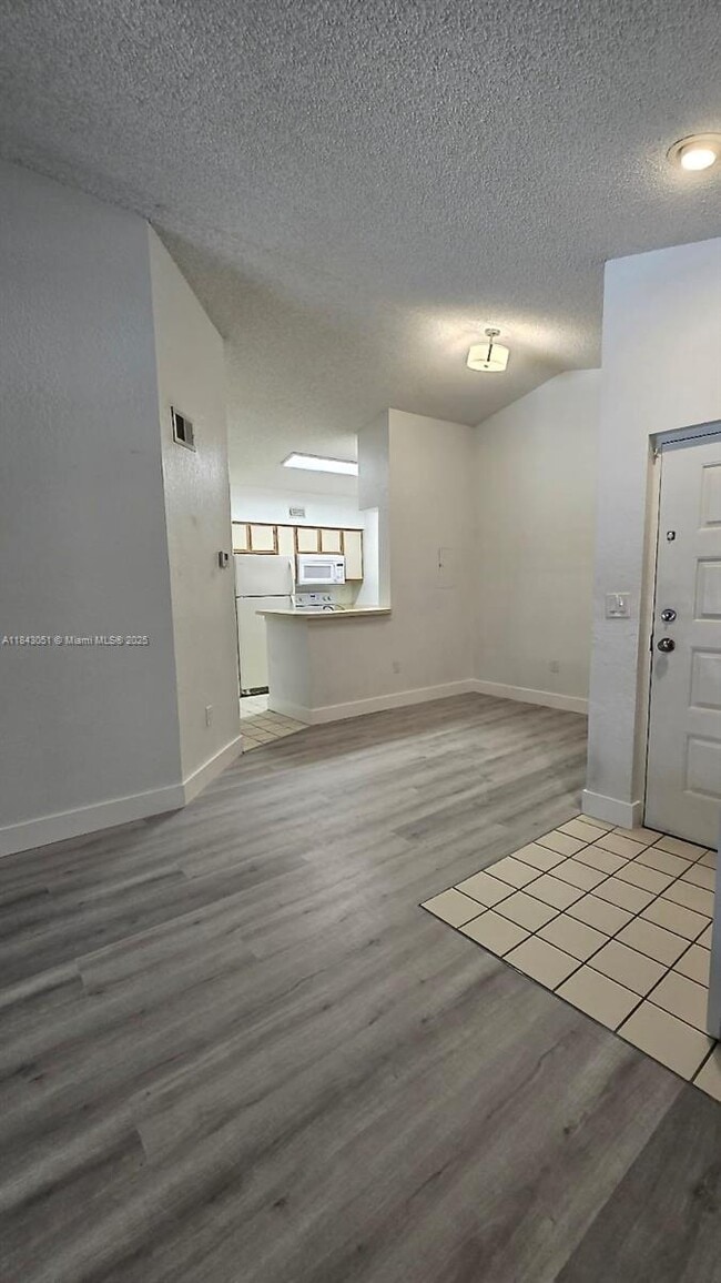 2811 N Oakland Forest Dr, Unit 303
