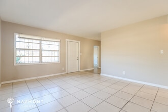 625 58th St S in Gulfport, FL - Foto de edificio - Building Photo