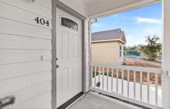 404 E Elm St in Denison, TX - Building Photo - Building Photo