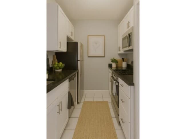 8120 Spring HIll Dr in Spring Hill, FL - Building Photo - Building Photo