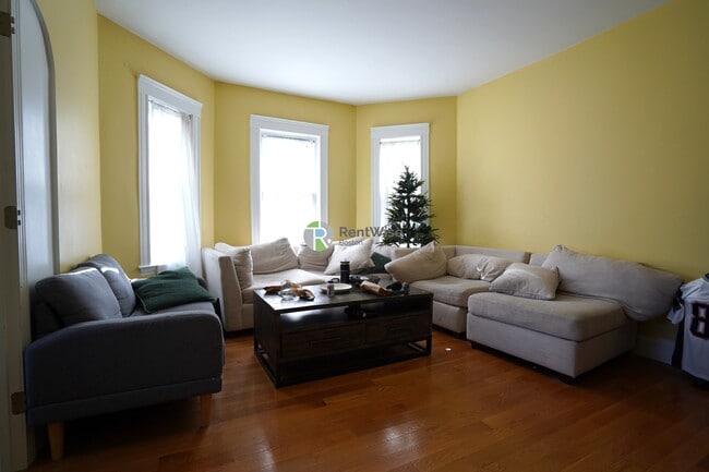 property at 52 Pearson Rd