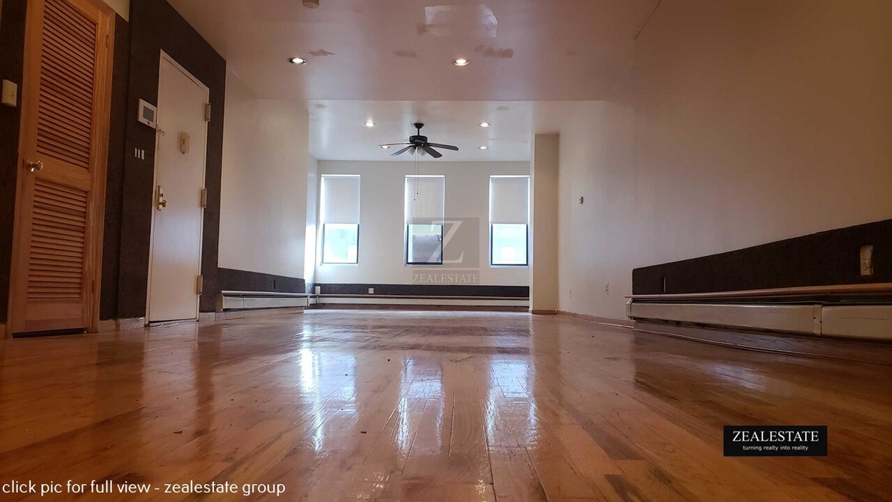915 Fulton St-Unit -2-R in Brooklyn, NY - Building Photo