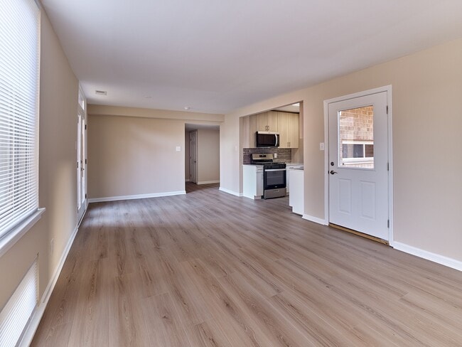 North Crossing in Willow Grove, PA - Building Photo - Building Photo