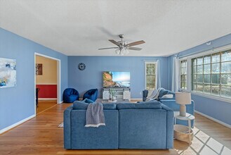 710 SE Maynard Rd in Cary, NC - Building Photo - Building Photo