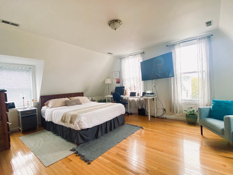11 Duer Pl-Unit -Room-1 in Weehawken, NJ - Building Photo