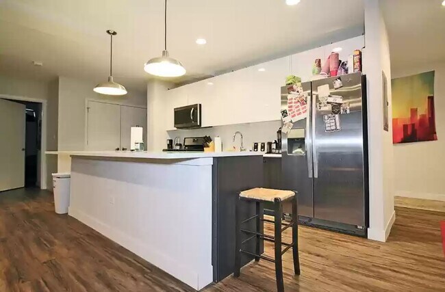 1045 W Cornelia Ave in Chicago, IL - Building Photo - Building Photo