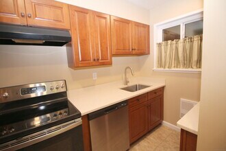 95 Wilton Crest Rd in Wilton, CT - Building Photo - Building Photo