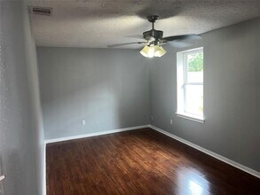 12135 W Marsham Cir in Houston, TX - Foto de edificio - Building Photo