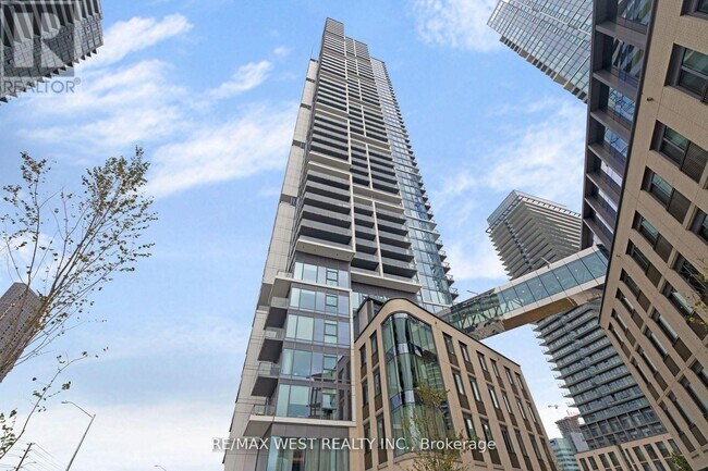 7890 Jane St in Vaughan, ON - Building Photo - Building Photo