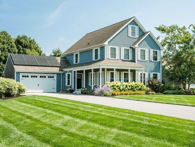 24 Randolph Way in Portsmouth, RI - Foto de edificio - Building Photo