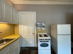 367 Beacon St, Unit 3B in Boston, MA - Building Photo - Building Photo