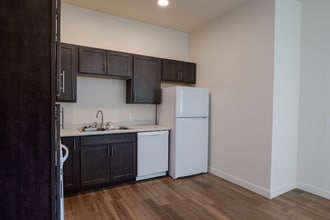 225 S Wadsworth Blvd in Lakewood, CO - Building Photo - Building Photo