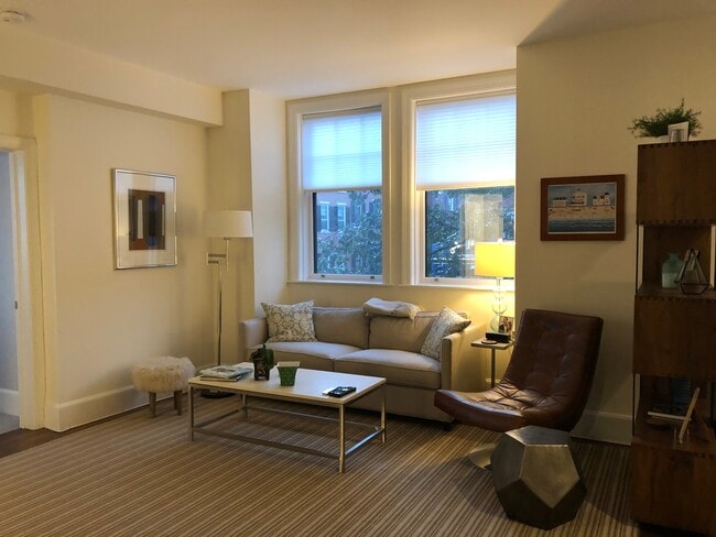 82 Chestnut St, Unit 23 in Boston, MA - Foto de edificio - Building Photo