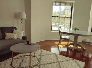 644 Beacon St, Unit 203 in Boston, MA - Building Photo - Building Photo