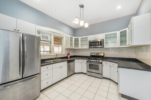 205 Hutton St in Jersey City, NJ - Building Photo