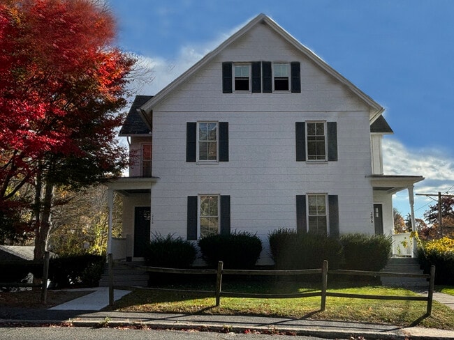 206 Echo Lake Rd