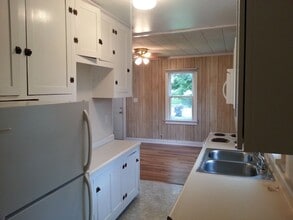 2106 Muscatine Ave in Iowa City, IA - Building Photo - Building Photo