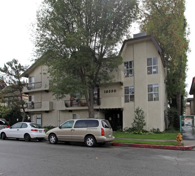 18550 Prairie St in Northridge, CA - Building Photo - Building Photo