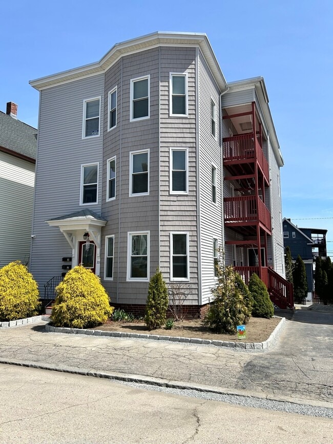 201 Cartier St, Unit Unit 3