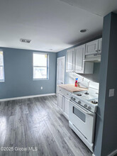 741 Burden Ave-Unit -2 in Troy, NY - Building Photo - Building Photo