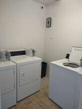 1444 Windsor Ct, Unit 2 in Fort Lauderdale, FL - Building Photo - Building Photo