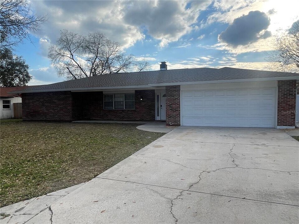 26720 Hickory Loop in Lutz, FL - Foto de edificio