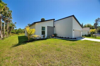 5652 Bannock Cir in North Port, FL - Building Photo - Building Photo