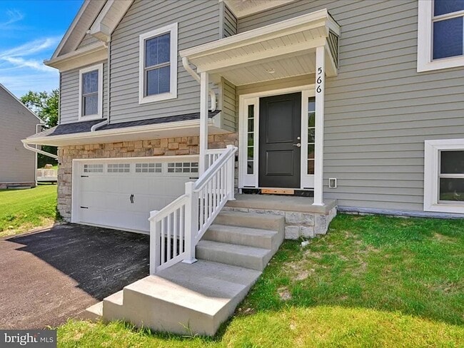 566 Monocacy Trail in Spring Grove, PA - Building Photo - Building Photo