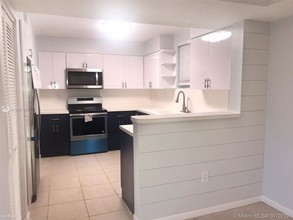 14971 SW 82nd Ln-Unit -20-308IV in Miami, FL - Building Photo - Building Photo