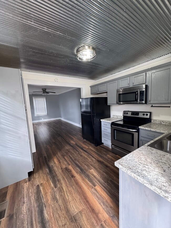 1615 N Maple Ave in Cookeville, TN - Building Photo - Building Photo