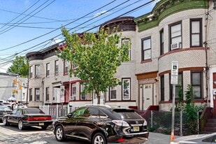 61 Clendenny Ave in Jersey City, NJ - Building Photo