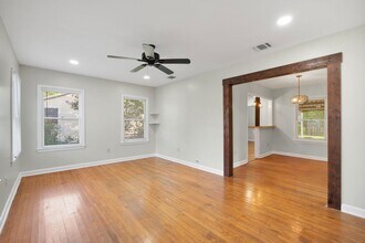 2025 W Hermosa Dr in San Antonio, TX - Building Photo - Building Photo