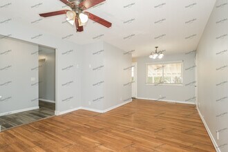 1579 Matlock Dr in Florissant, MO - Building Photo - Building Photo