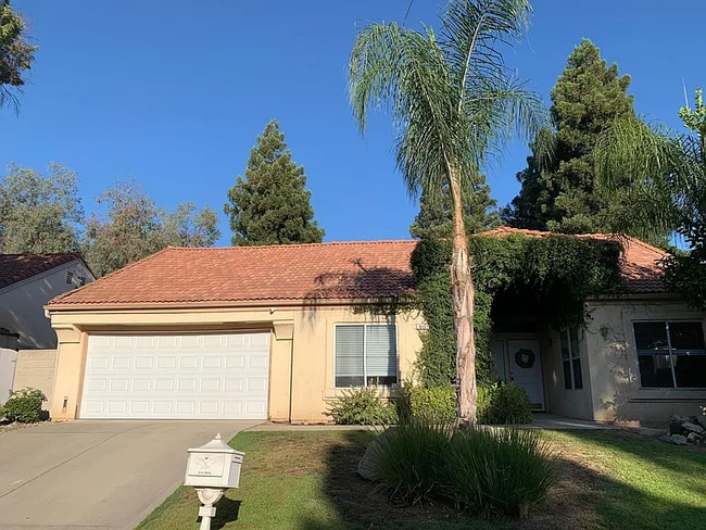 property at 10487 N Doheny Dr