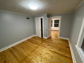 7 Dartmouth St in Biddeford, ME - Building Photo - Building Photo