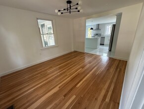 625 Chestnut Hill Ave in Brookline, MA - Building Photo - Building Photo