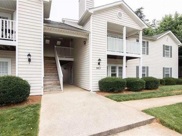 property at 802 Moultrie Ct