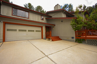 16501 Grizzly Dr in Pine Mountain Club, CA - Building Photo - Building Photo