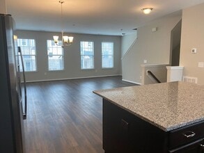 1012 Lathrop Ln in Apex, NC - Building Photo - Building Photo