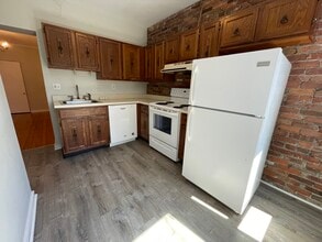 1404 Commonwealth Ave, Unit 21 in Boston, MA - Foto de edificio - Building Photo