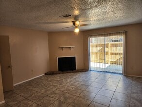 8911 GSRI Ave in Baton Rouge, LA - Building Photo - Building Photo