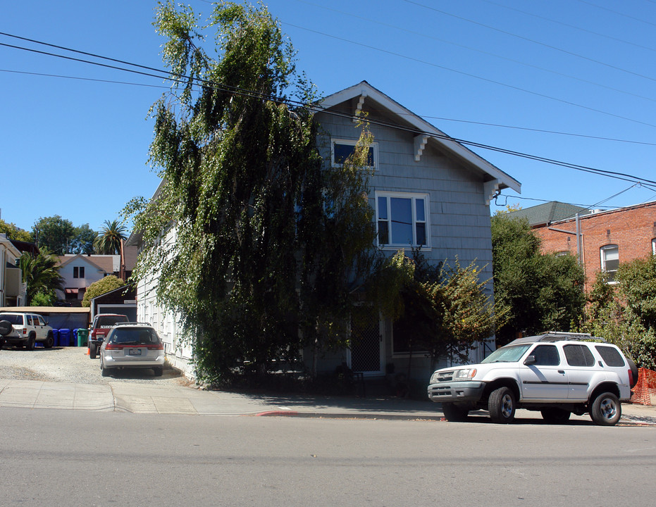 214 Washington Ave in Richmond, CA - Building Photo